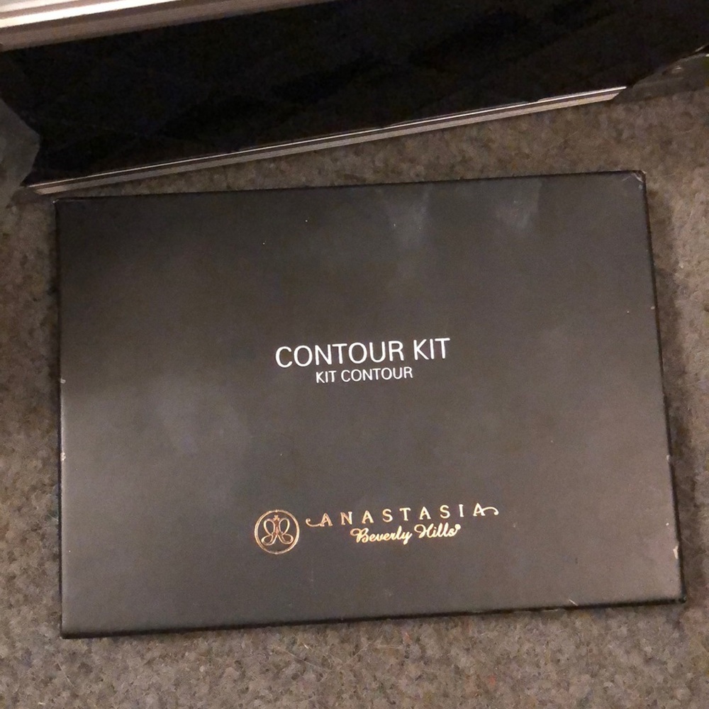 Anastasia Beverly Hills contour kit